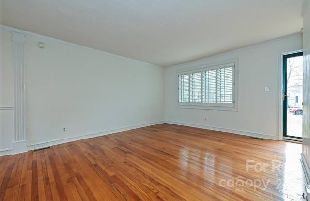 1949 Lynnwood Drive Gallery 3