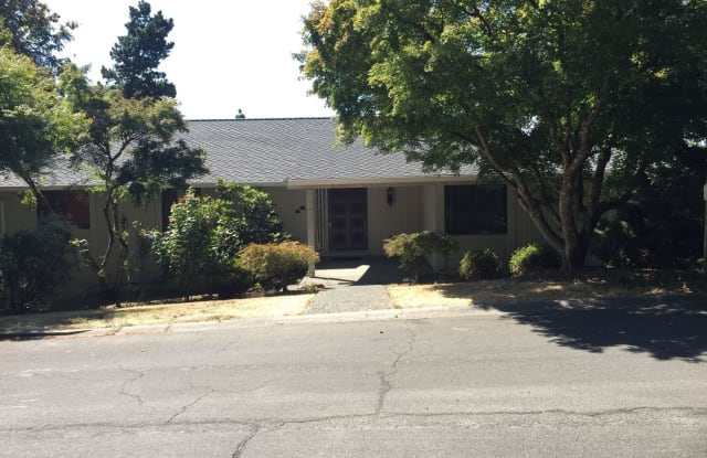 14 YORICK ST - 14 Yorick Street, Lake Oswego, OR 97035