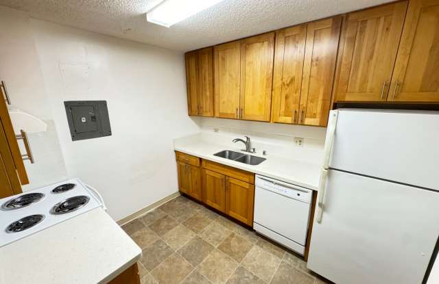 Pearlridge Gardens and Tower - 98-1032 Moanalua Road, Waimalu, HI 96701