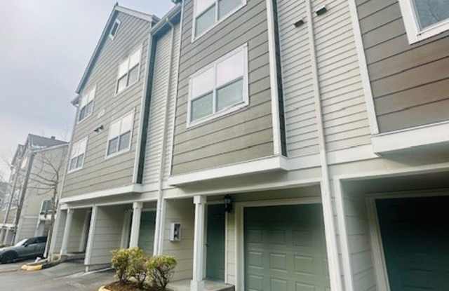 2bd/2ba Lynnwood Townhome - 3116 164th Street Southwest, North Lynnwood, WA 98087