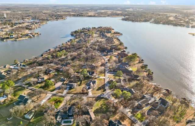 111 Longhorn Drive - 111 Longhorn Drive, Lake Kiowa, TX 76240