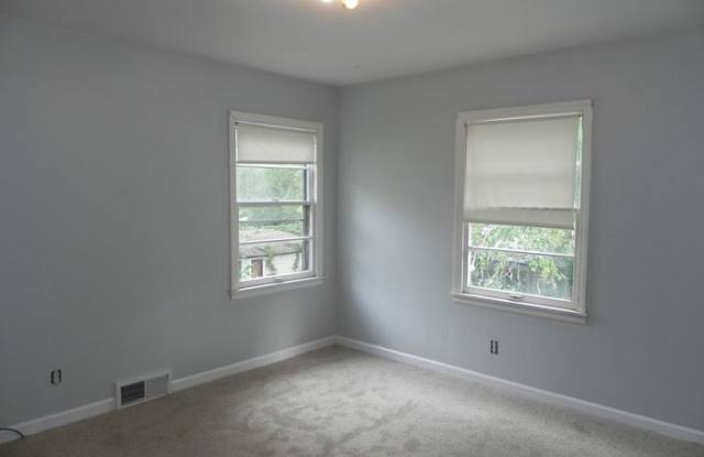 535 South Arlington Avenue Gallery 4
