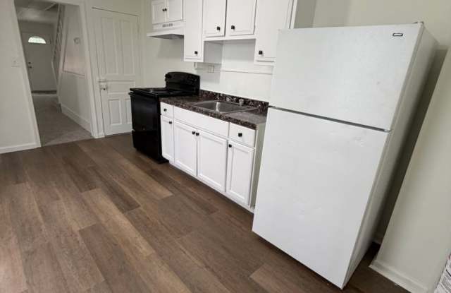 Renovated 4-Bedroom Home with Private Backyard – Section 8 Applicants Accepted Gallery 1