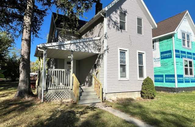2210 Oliver St. - Spacious Three Bedroom/ Two Bath Home! *Upcoming* (NOT SHOWABLE YET) photos photos