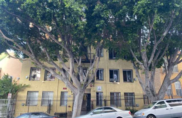 BU2 - 625 Burlington Apts photos photos