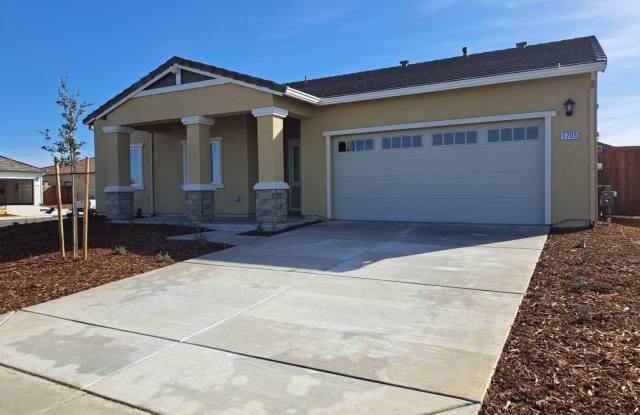 This Smart Home in Dixon is Luxurious with Loads to Offer! Gallery 3