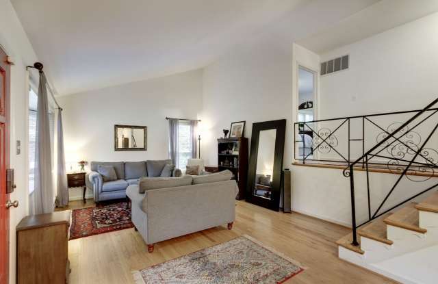 3 Bed 2 Bath - Silver Spring Split Level - Move In Ready Gallery 3