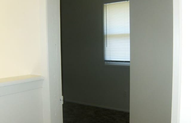 523 N. Elder Gallery 4