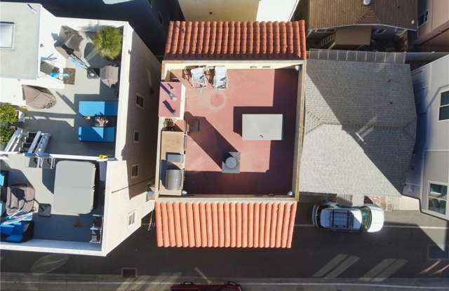 110 B Surfside Gallery 3