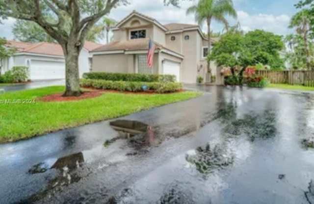 10157 NW 4th St - 10157 Northwest 4th Street, Plantation, FL 33324