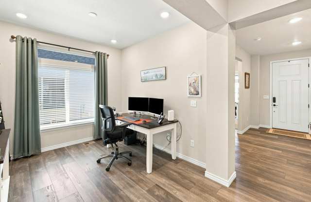 6001 Bennach Grove Gallery 2