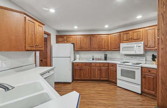 Rent: $2,100 - 2 bed condo Gallery 1