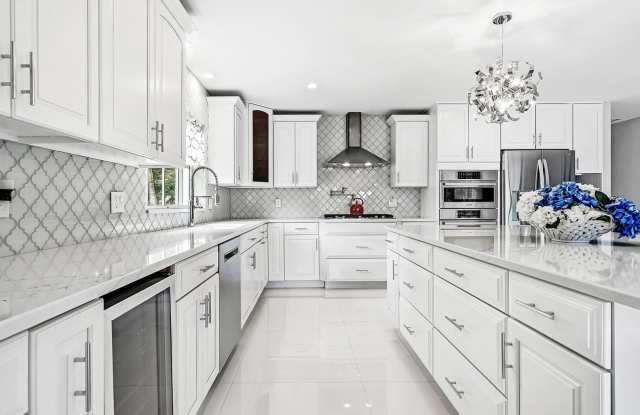 417 N Country Club Drive, Atlantis, FL 33462 Gallery 3