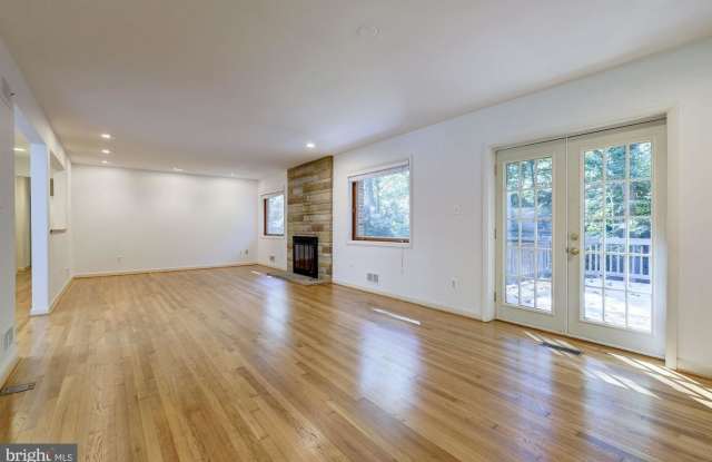 6710 PERSIMMON TREE RD Gallery 3