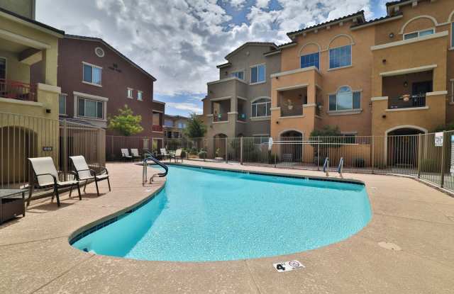 Furnished 2 bed / 2.5 bath Gilbert Condo in Gated Community w/ 2 pools. Gallery 4