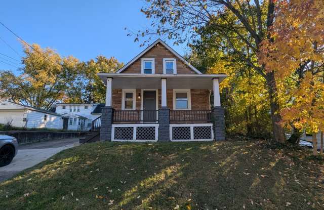Welcome to this 3 Bedroom 1 Bathroom Home in Maple Heights Ohio Gallery 1