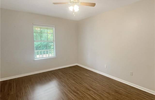 1813 Hackberry Lane Gallery 2