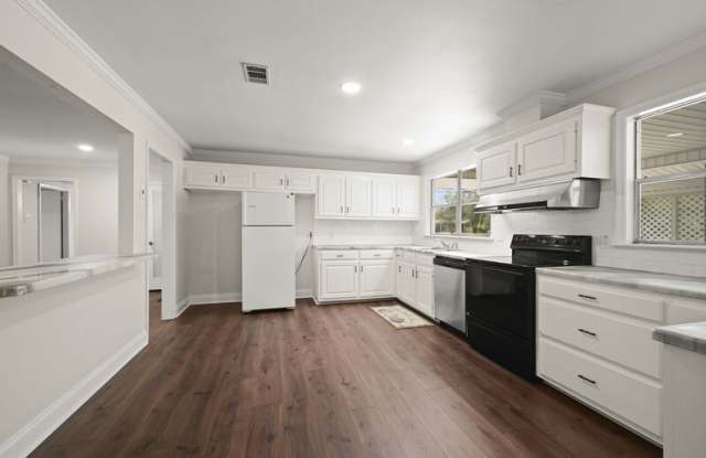 8709 Forest Hill Drive Gallery 4