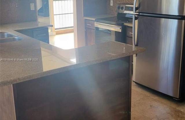 914 NW 106th Ave Circle 914, Miami, FL 33172 photos photos