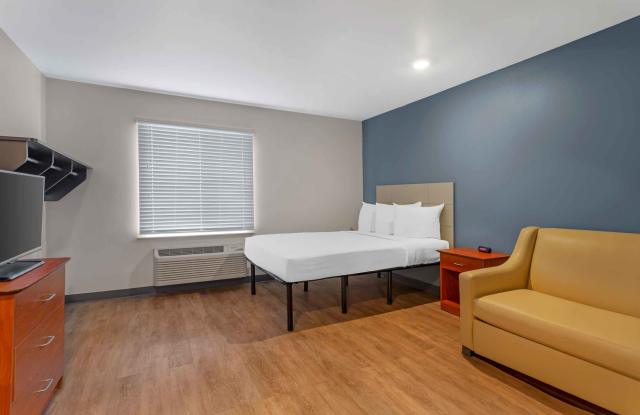 Fort Myers - Northeast Gallery 3
