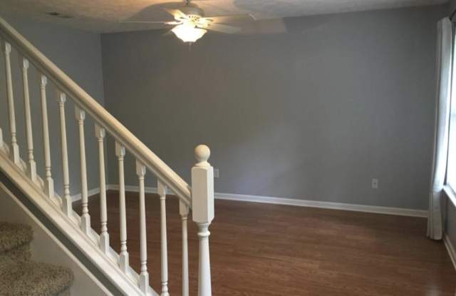 2165 Wooddale Ln Gallery 2
