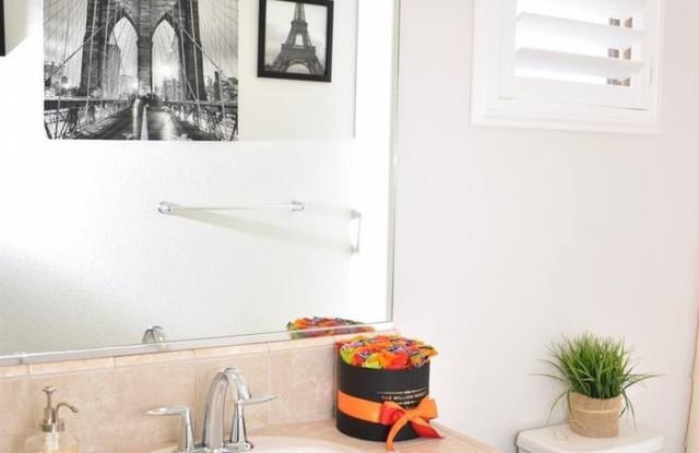 Stunning 3-Bedroom, 2.5-Bathroom Home for Rent Near Clovis East photos photos