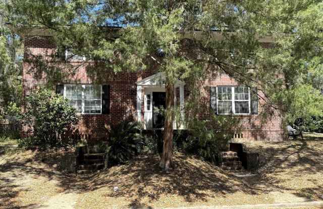 1557 INGLESIDE Avenue unit: 3 photos photos