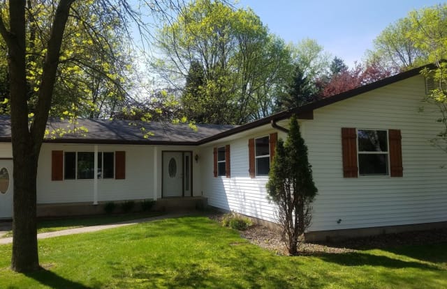 2234 N Gooder St - 2234 Gooder Street, Eau Claire, WI 54703