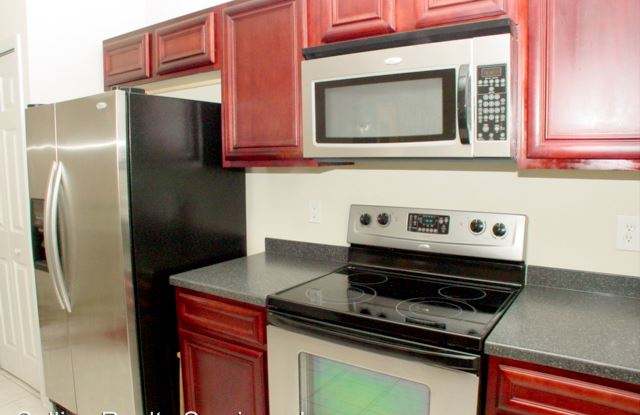 8227 Lobster Bay Ct #303 Gallery 3