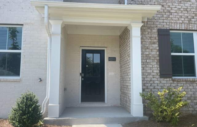 Mableton Townhome, On the Doorstep of Downtown! Gallery 1