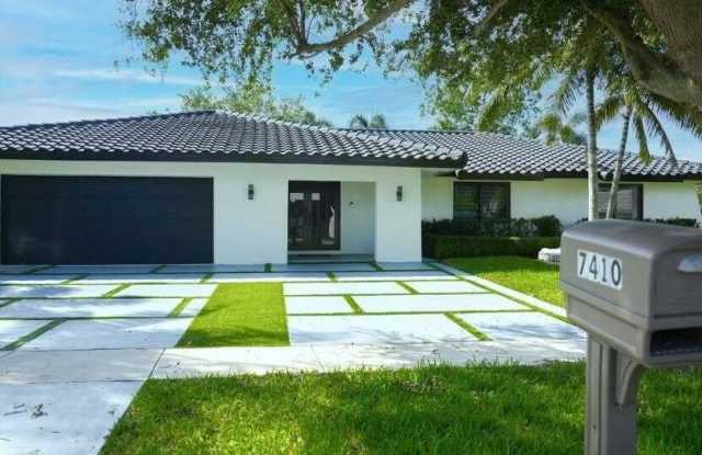 7410 SW 15th Street photos photos