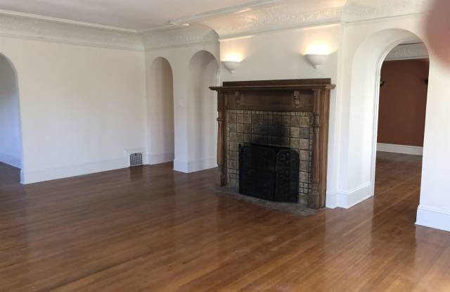 324 S Kingsley Dr Gallery 4