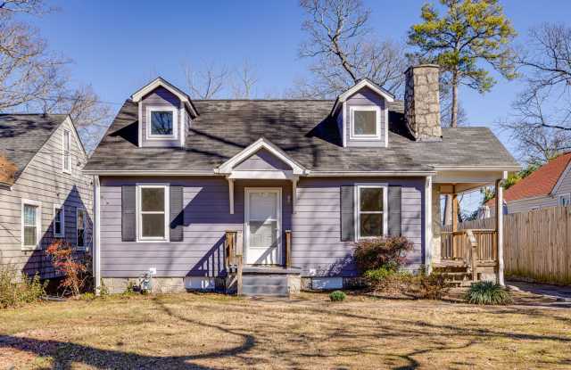 Newly Renovated 3BR/1BTH with Loft for Rent! photos photos