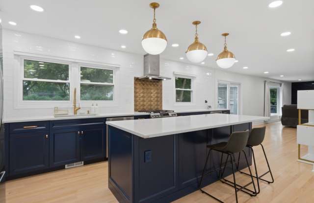740 Thompson Court Gallery 4