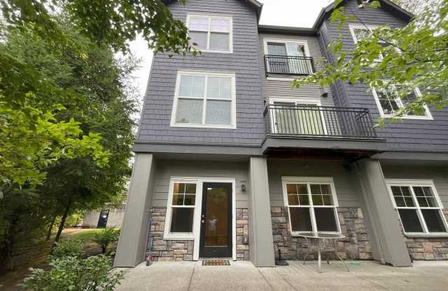 Cozy and Modern Home Steps from Tanasbourne  Willow Creek MAX (Washer, Dryer, Gas fireplace) Includes Office photos photos