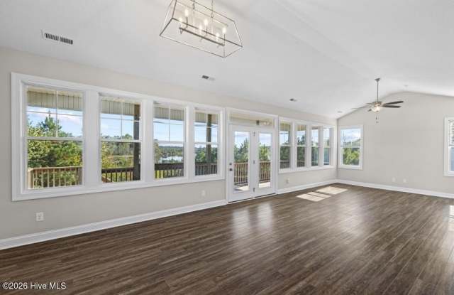 801 Jasmine Lane Gallery 3