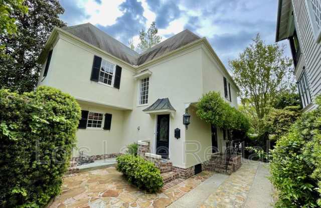 3 1/2 Saint Michaels Alley photos photos