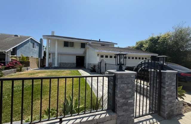 3bed + Potential office space in the Heart of Huntington Beach! photos photos