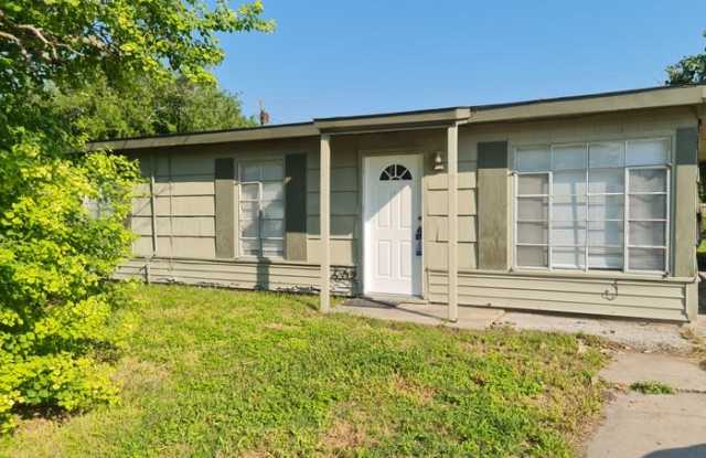 111 McGregor Street - 111 McGregor Street, Harlingen, TX 78550