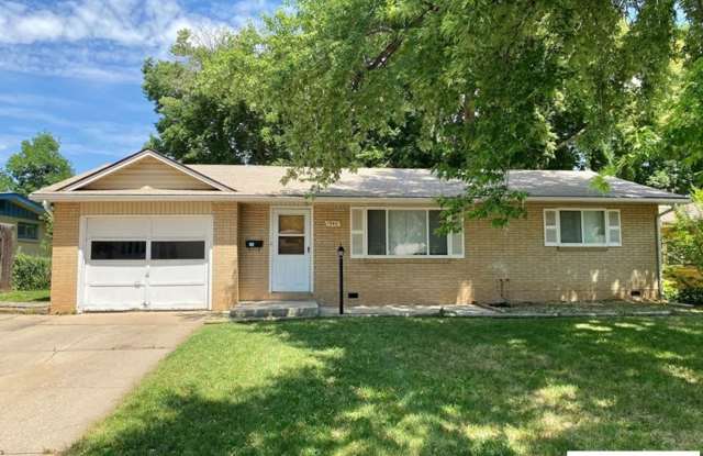 Great Three Bedroom, Close to Everything! photos photos