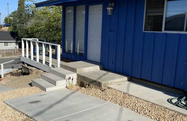 511 Harding Ave - 511 Harding Avenue, Taft, CA 93268