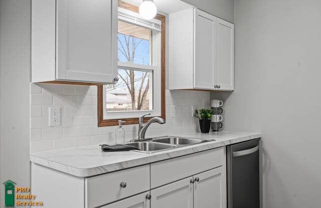 Recently Remodeled 4 Bedroom Home Gallery 2