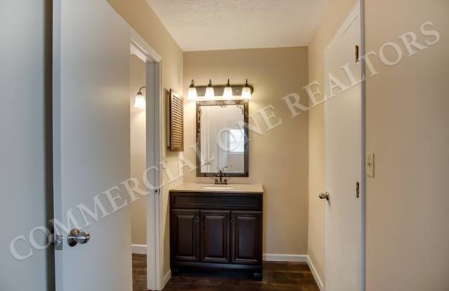 7615 Foxboro Lane Gallery 2