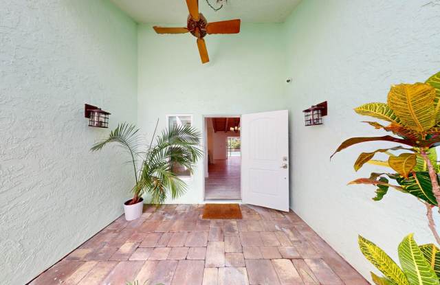 3BR/ 3BA Pool Home *Near Burns Rd Aquatic Center  Park * No HOA * 12+ Month Lease Options Available * photos photos