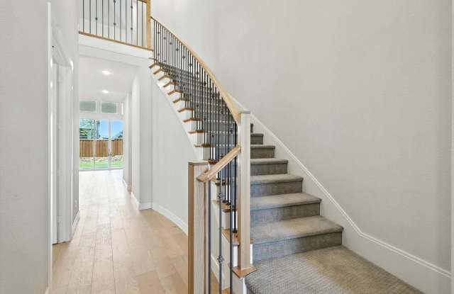 2660 Starwood Drive Gallery 2