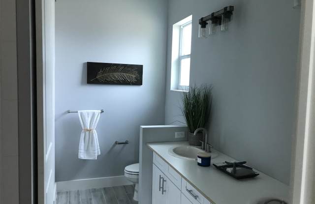 4973 Vincennes Street - 101 Gallery 4