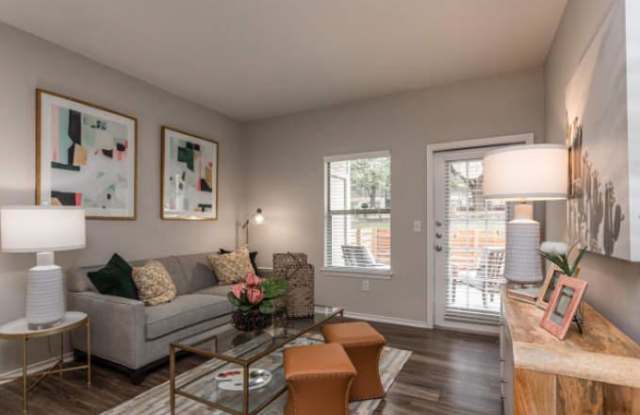 11833 E Loop 1604 N Gallery 1