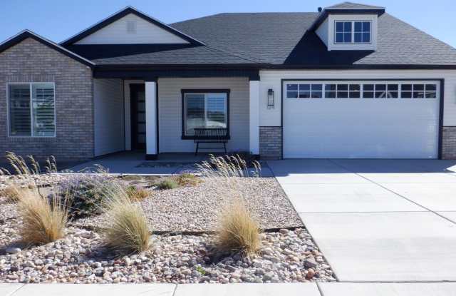 Move-In Bonus - 3 bedroom - 2 bath Single family in Crescent Hills - 124 North Hartford Drive, Cedar City, UT 84720