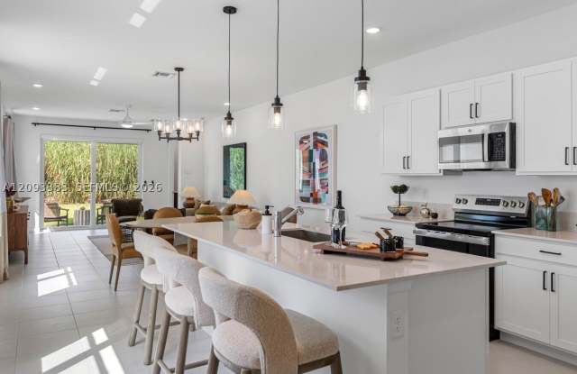 15760 SW Hammock Way Gallery 4
