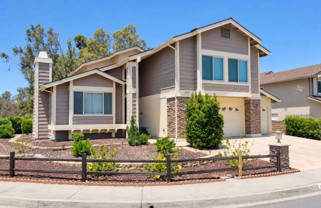 4 Bedroom House in Scripps Ranch - Cul De Sac Location Gallery 1